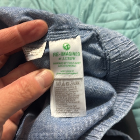 J. Crew Cotton Chambray Drawstring Pull On Shorts Size: L Inseam: 2.5” - Picture 7 of 9